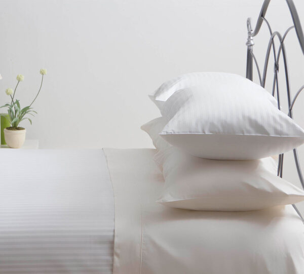 Hotel Suite 540 White Standard Pillowcase